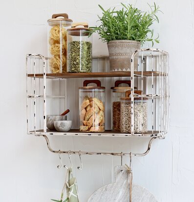 Bild av stilfull och praktisk köksförvaring hemma