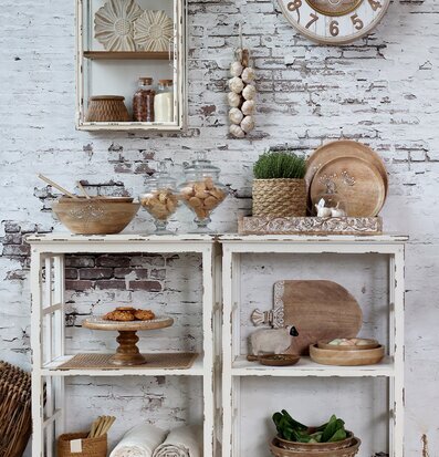 Bild av rustikt kök med vintage och charmig känsla