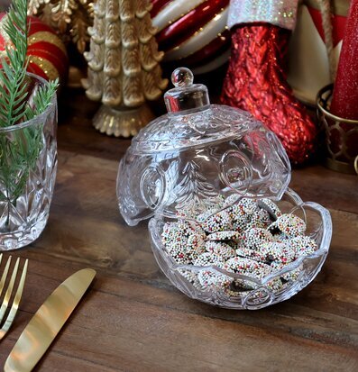 Bild av rustik bordsmiljö med festliga dekorationer